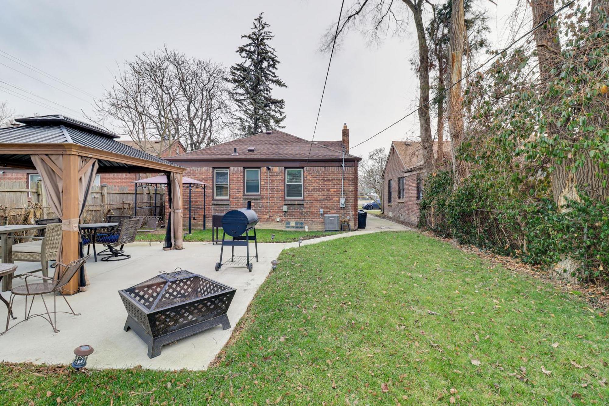Family-Friendly Detroit Home 12 Mi To Downtown! エクステリア 写真